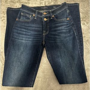 Mid rise Lucky Brand dark wash skinny jeans